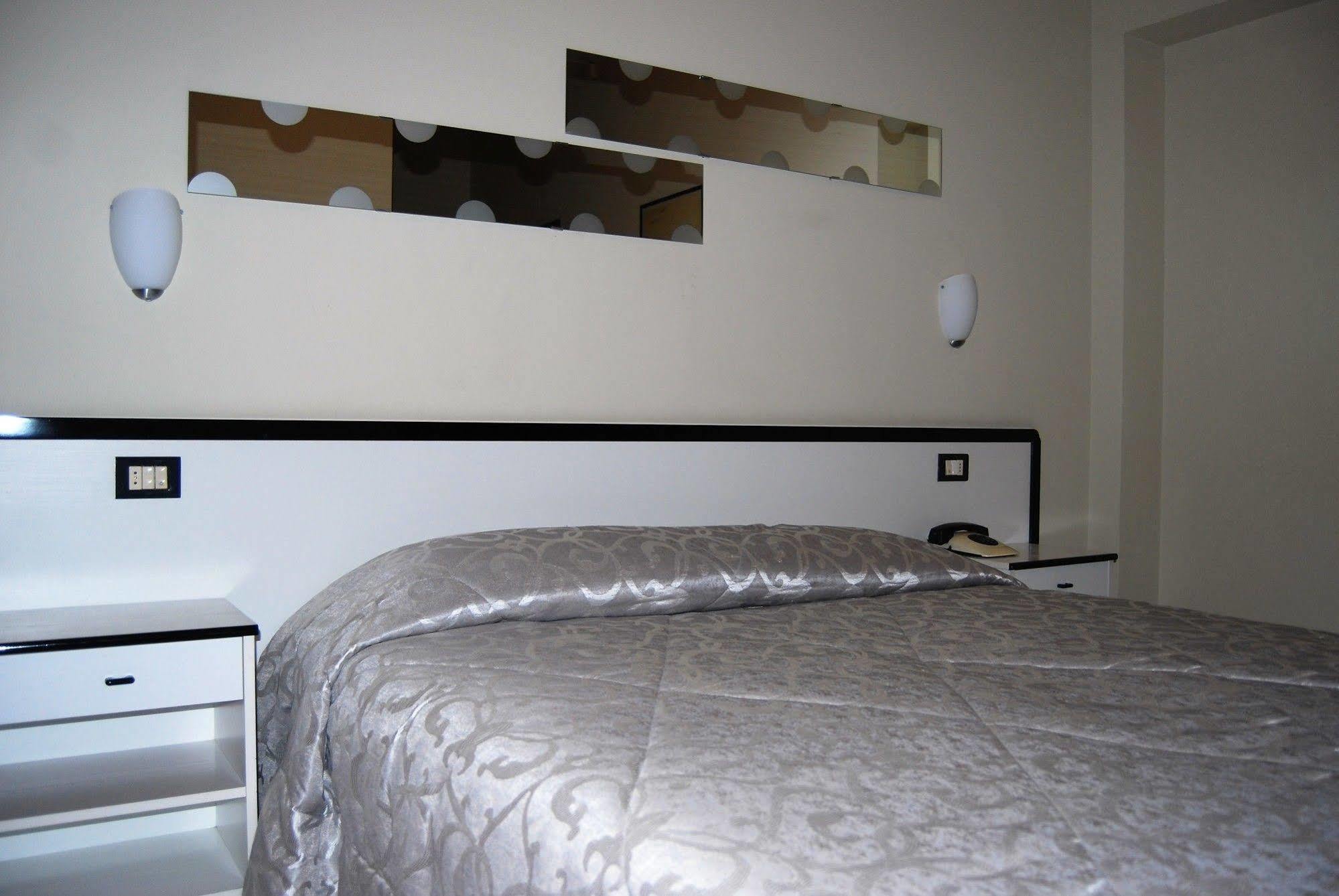 Hotel Italia Porretta Terme Extérieur photo